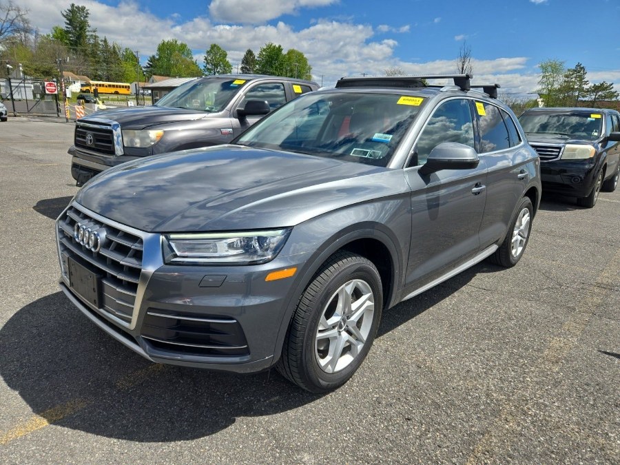 2019 Audi Q5 2.0T quattro S tronic Premium's photo