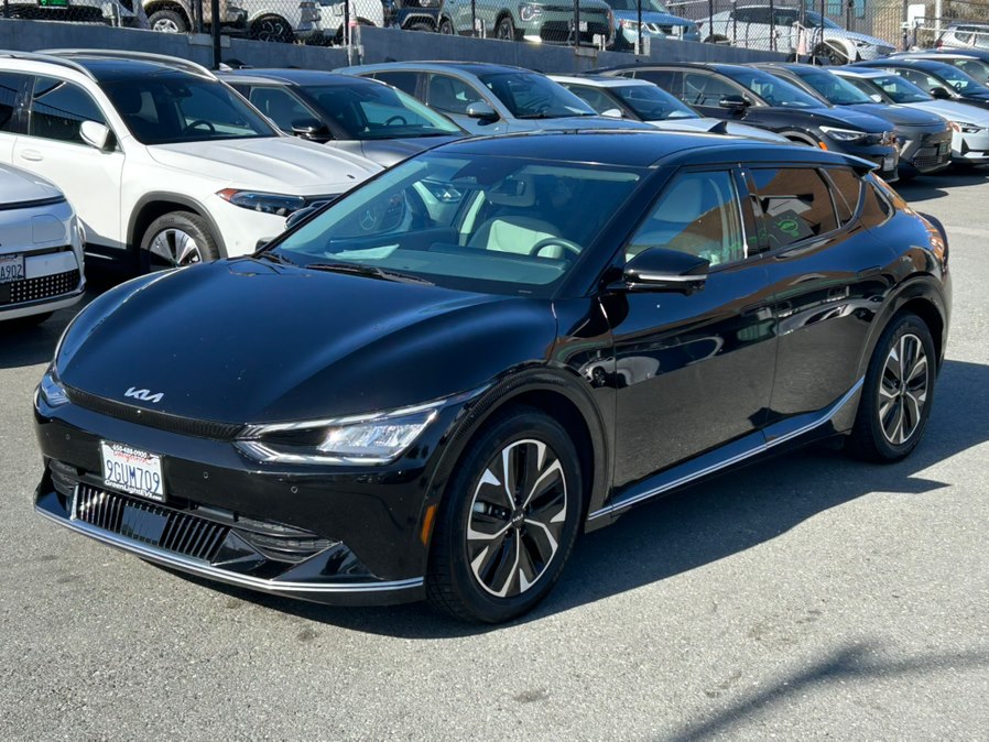 2023 Kia EV6 Wind's photo