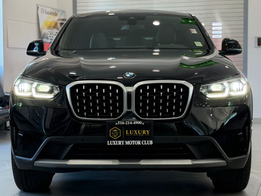 2022 BMW X4 xDrive30i's photo