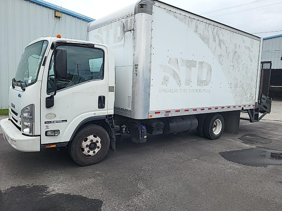 2019 Isuzu NPR-HD's photo