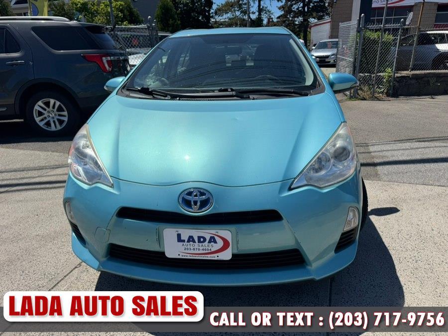 2013 Toyota Prius c's photo