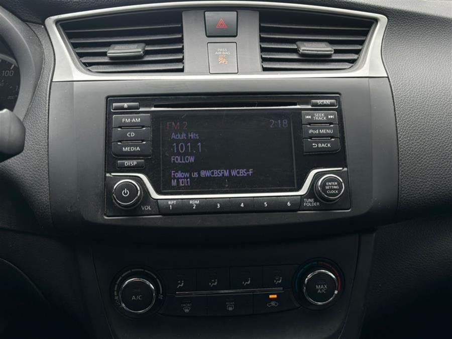 2018 Nissan Sentra S - Photo 9