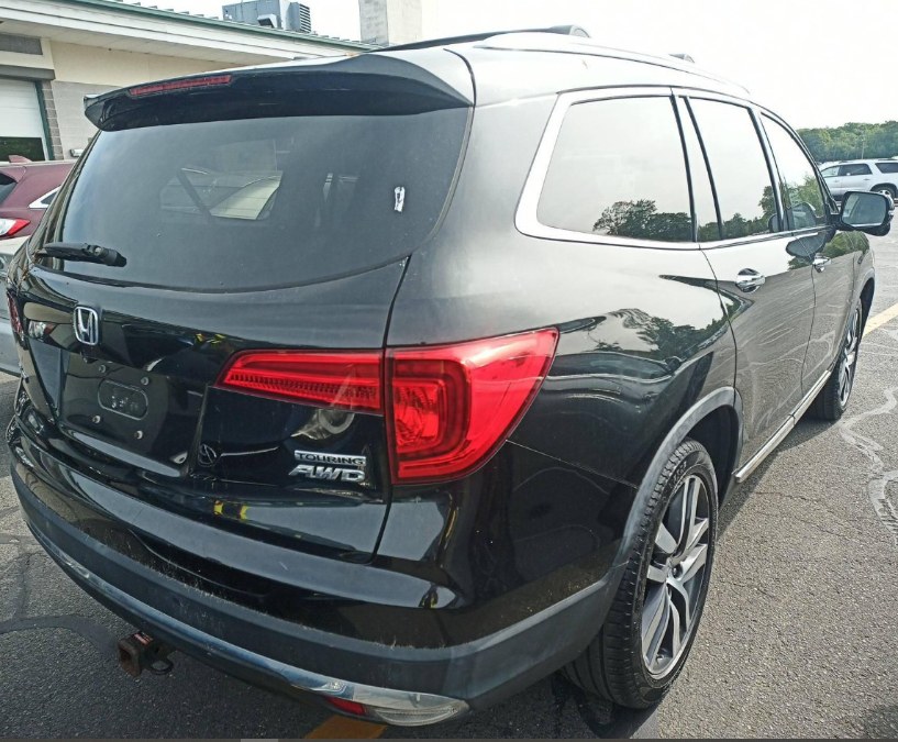 2016 Honda Pilot 4WD Touring's photo