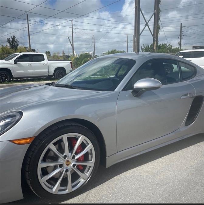 2019 Porsche 718 Cayman S's photo